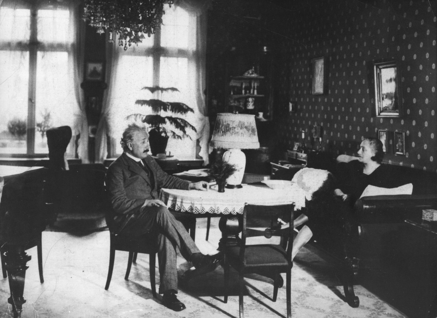 circa 1930: German-Swiss-American mathematical physicist Albert Einstein (1879 - 1955) and his wife Elsa at home near Berlin. (Photo by Keystone/Getty Images)