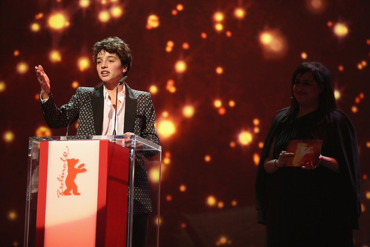 BERLIN, GERMANY - FEBRUARY 20: Director Leonor Teles winner of the Golden Bear for Best Short Film for 'Balada de um BatrÃ¡quio' speaks on stage during the closing ceremony of the 66th Berlinale International Film Festival on February 20, 2016 in Berlin, Germany. (Photo by Sean Gallup/Getty Images)