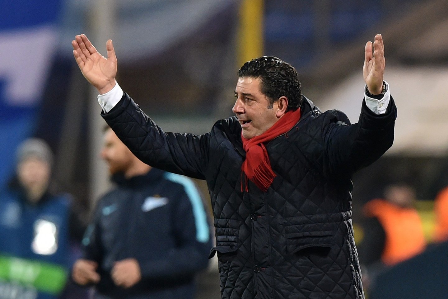 Benfica's coach Rui Vitoria reacts during the second-leg round of 16 UEFA Champions League football match FC Zenit vs SL Benfica at the Petrovsky stadium in St. Petersburg on March 9, 2016. AFP PHOTO / KIRILL KUDRYAVTSEV / AFP / KIRILL KUDRYAVTSEV (Photo credit should read KIRILL KUDRYAVTSEV/AFP/Getty Images)