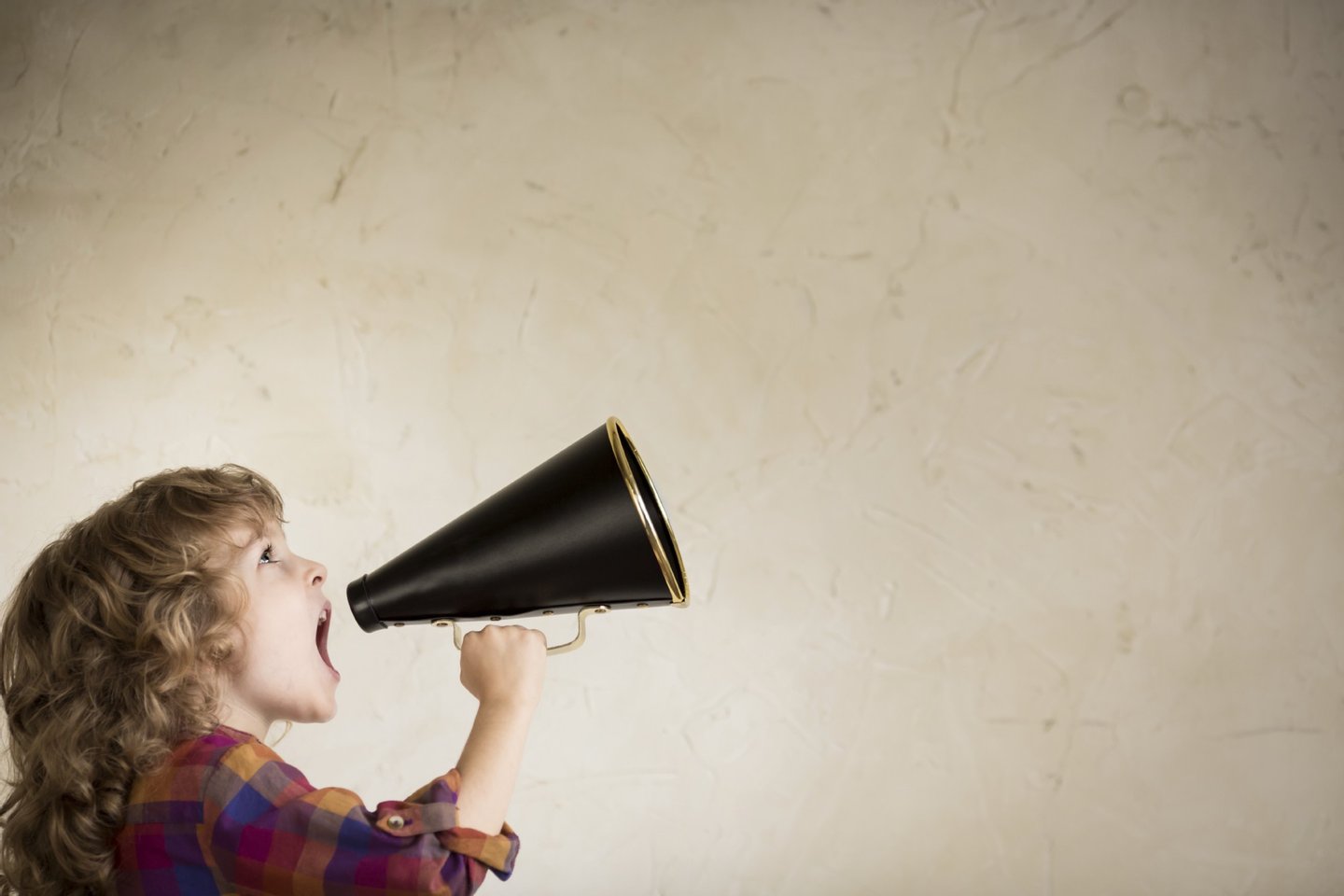 shout, shouting, business, concept, boss, hand, baby, boy, trumpet, success, talking, active, old, people, black, megaphone, idea, creative, speaker, speaking, retro, girl, holding, person, screaming, kid, vintage, grunge, winner, leader, child, advertising, copy space, message, agent, news, announcement, communication, unusual, studio, 