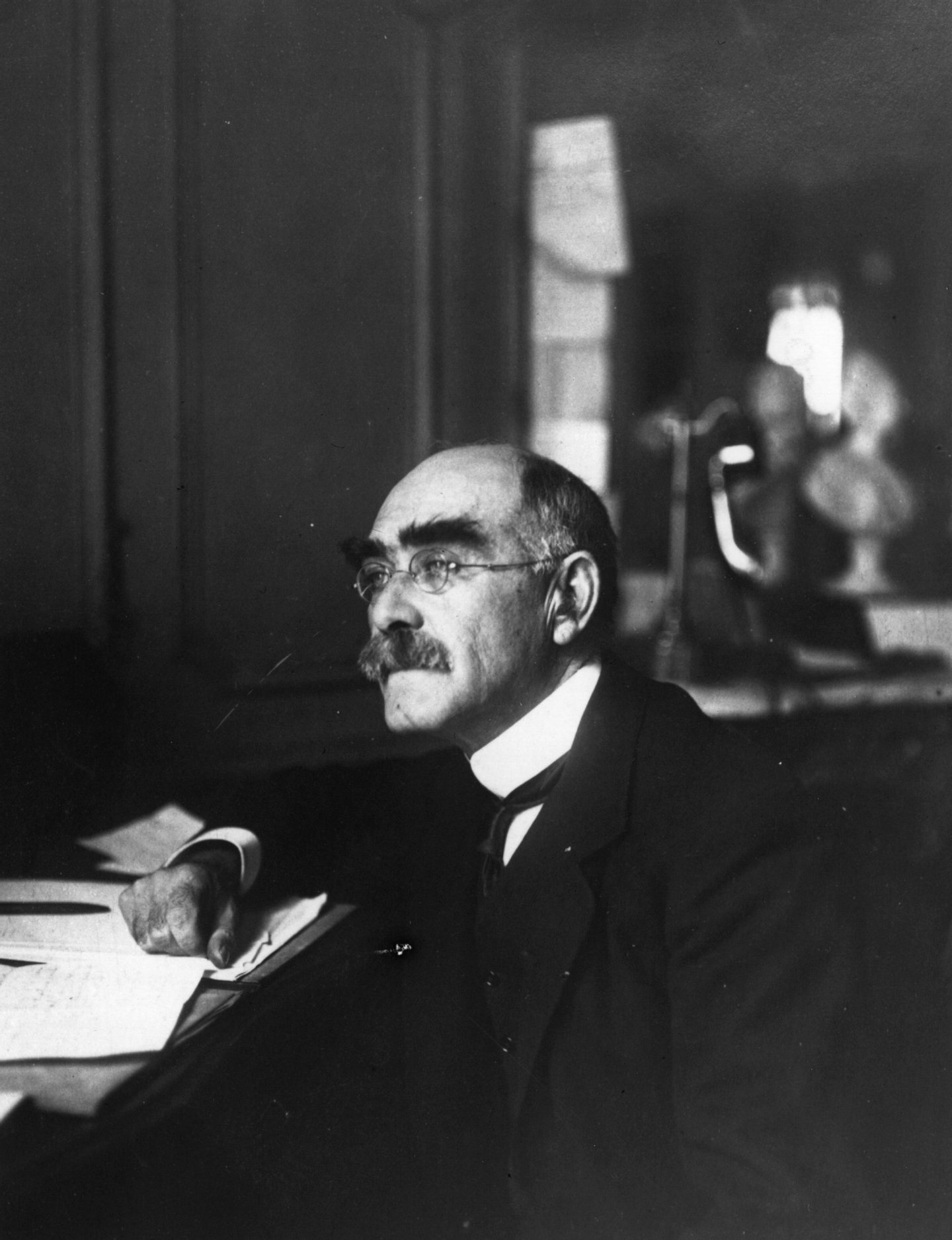 Rudyard Kipling (1865 - 1936), the English author. (Photo by Hulton Archive/Getty Images)
