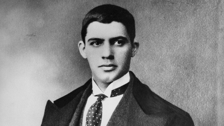 amadeo_de_souza_cardoso_with_tie_and_looking_right_770x433_acf_cropped