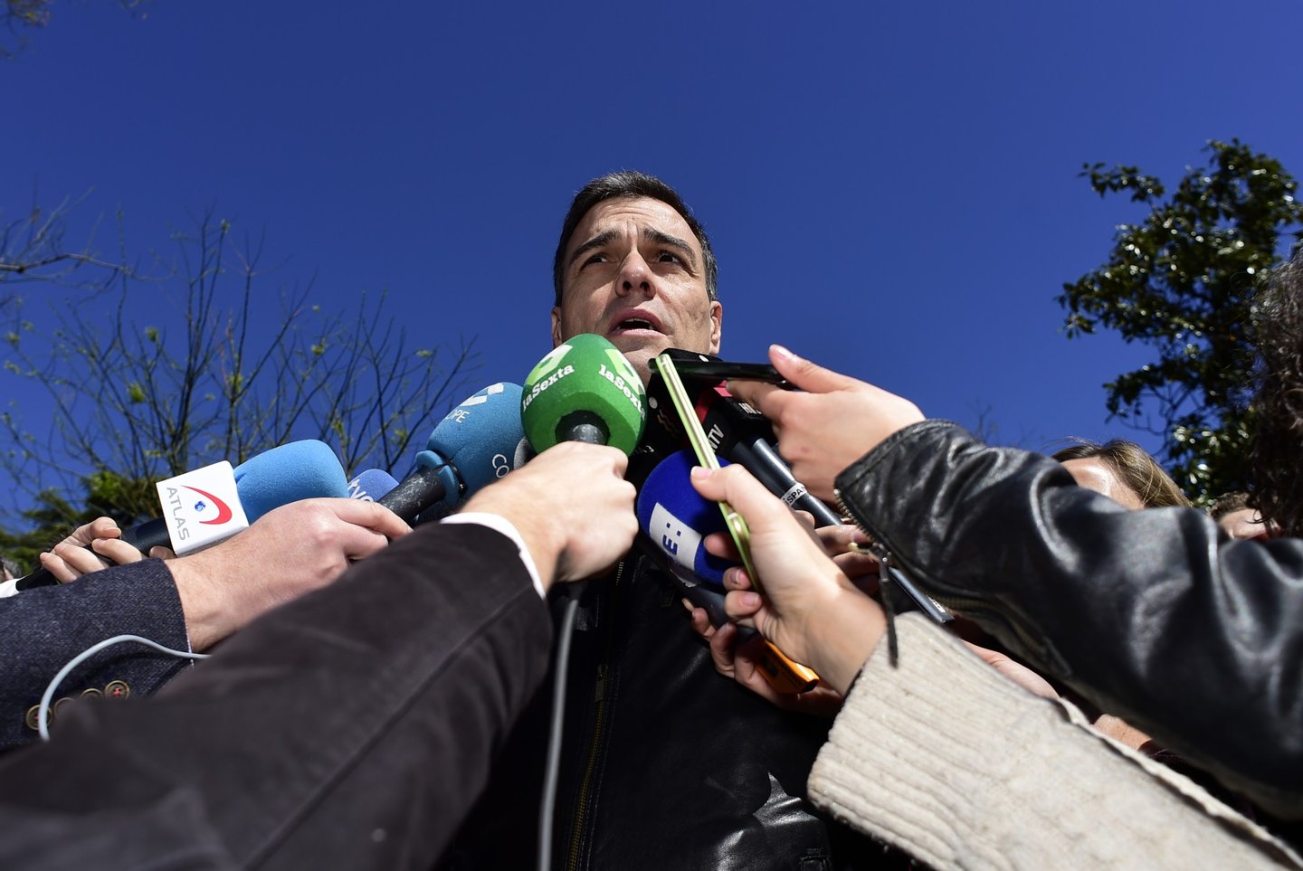 Leader of the Socialist Party (PSOE) Pedro Sanchez speaks to media before the traditional May Day rally in Madrid on May 1, 2016. / AFP / PIERRE-PHILIPPE MARCOU (Photo credit should read PIERRE-PHILIPPE MARCOU/AFP/Getty Images)