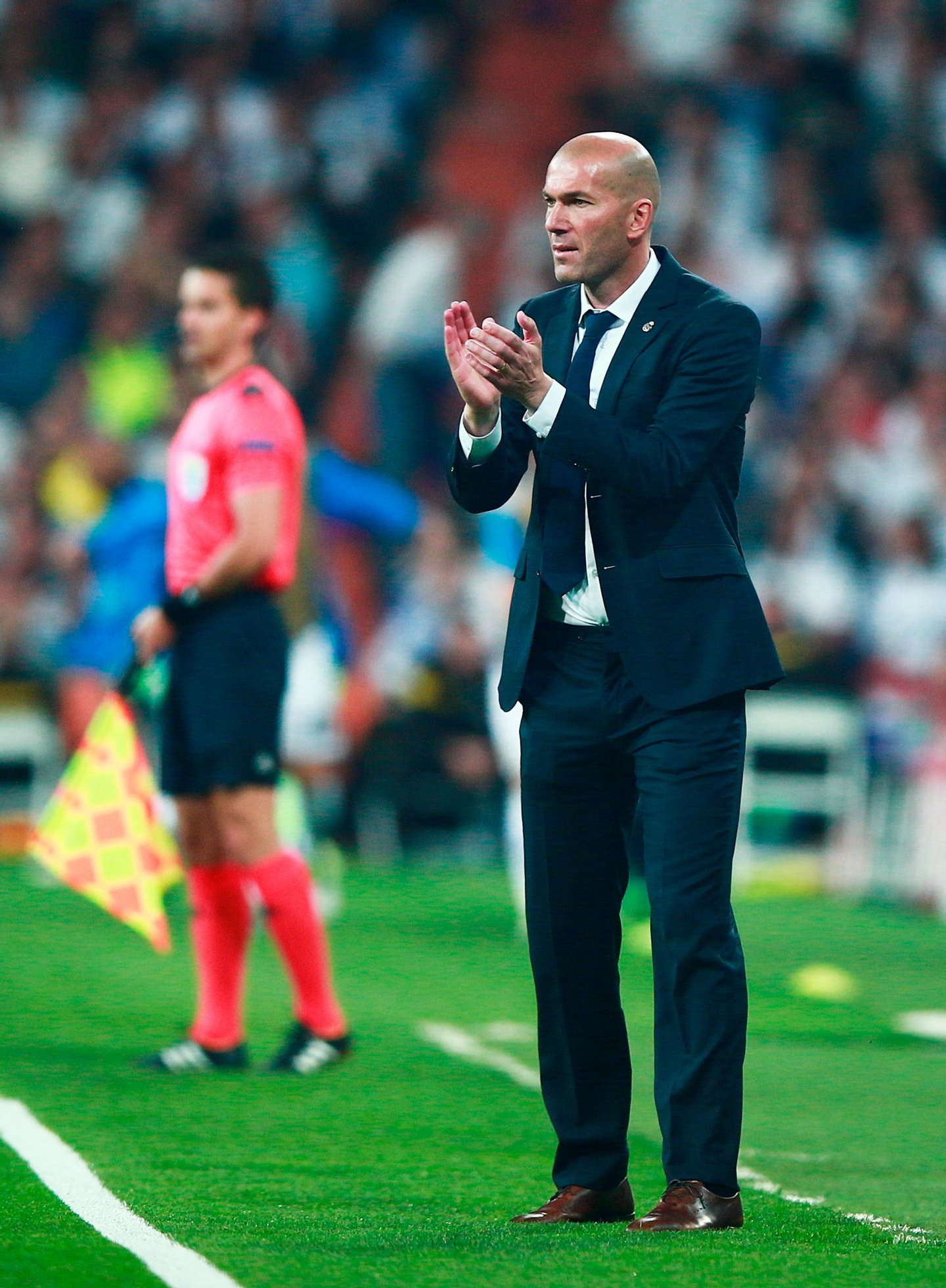 MADRID, SPAIN - MAY 04: Zinedine Zidane the head coach of Real Madrid reacts during the UEFA Champions League semi final, second leg match between Real Madrid and Manchester City FC at Estadio Santiago Bernabeu on May 4, 2016 in Madrid, Spain. (Photo by Gonzalo Arroyo Moreno/Getty Images)