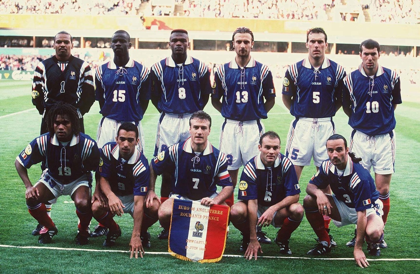 UNITED KINGDOM - JUNE 10: EURO 1996 ROM - FRA 0:1 Newcastle; TEAM FRANKREICH (Photo by Bongarts/Getty Images)