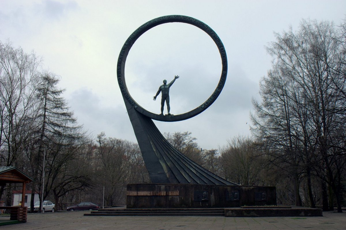 Monumento ao programa espacial russo, em Kaliningrad