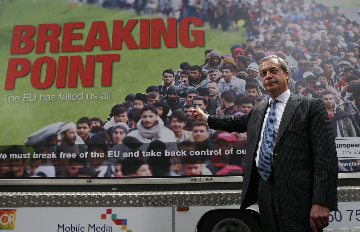 UK Independence Party Leader (UKIP) Nigel Farage poses during the launch of a national poster campaign urging voters to vote to leave the EU ahead of the EU referendum, in London on June 16, 2016. Britain goes to the polls in a week on June 23 to vote in a referendum on whether to remain in or leave the European Union. / AFP / Daniel Leal-Olivas (Photo credit should read DANIEL LEAL-OLIVAS/AFP/Getty Images)
