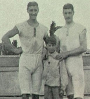 FranÃ§ois_Brandt,_Roelof_Klein_and_unknown_French_Boy_(1900_Summer_Olympics)_cropped