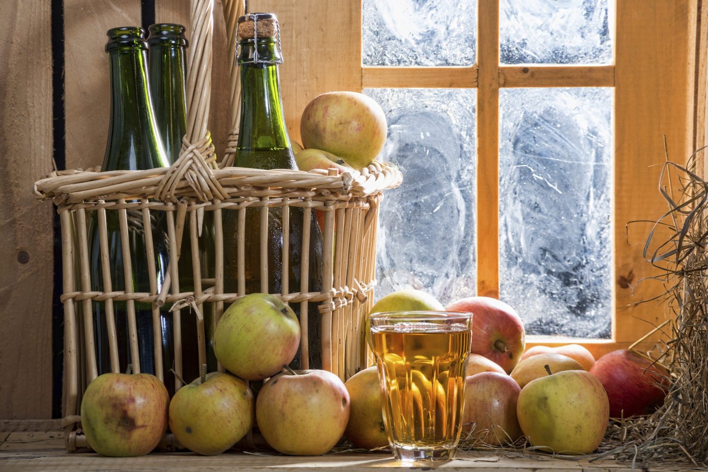 Normandy, Merchandise, Healthy Eating, Cider, Rustic, Organic, Ingredient, Freshness, Romance, Red, Brown, Glass - Material, Wood - Material, Cultures, Full, Nature, Rural Scene, Close-up, Brittany, Apple - Fruit, Fruit, Summer, Space, Sweet Food, Food, Alcohol, Juice, Drink, Bottle, Table, 