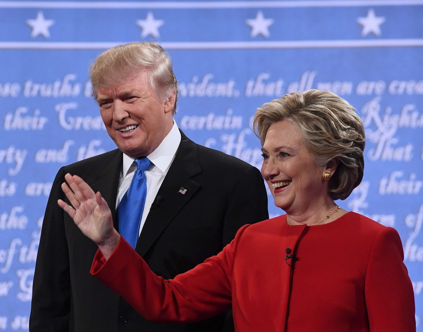 Republican nominee Donald Trump (L) and Democratic nominee Hillary Clinton arrive for the first presidential debate at Hofstra University in Hempstead, New York on September 26, 2016. / AFP / Jewel SAMAD        (Photo credit should read JEWEL SAMAD/AFP/Getty Images)