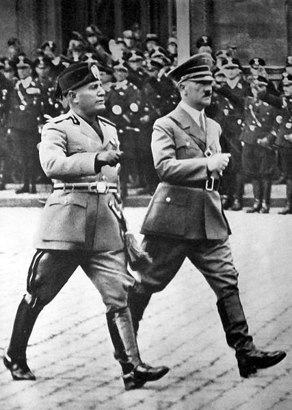 Mussolini_a_Hitler_-_BerlÃ­n_1937