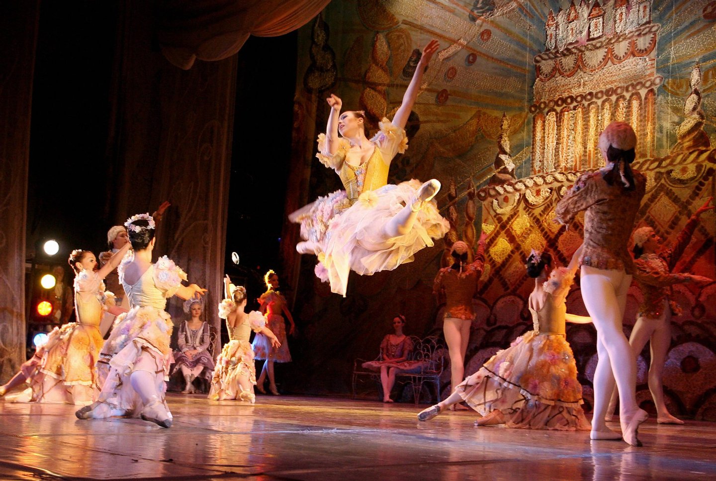 Madrid, SPAIN: Moscow Classic Ballet dancers performs during a rehearsal of 'The Nutcracker Suite' in Madrid, 19 December 2006. AFP PHOTO JAVIER SORIANO. (Photo credit should read JAVIER SORIANO/AFP/Getty Images)