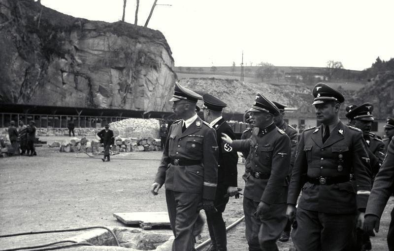 KZ Mauthausen, Himmler mit Ziereis im Steinbruch