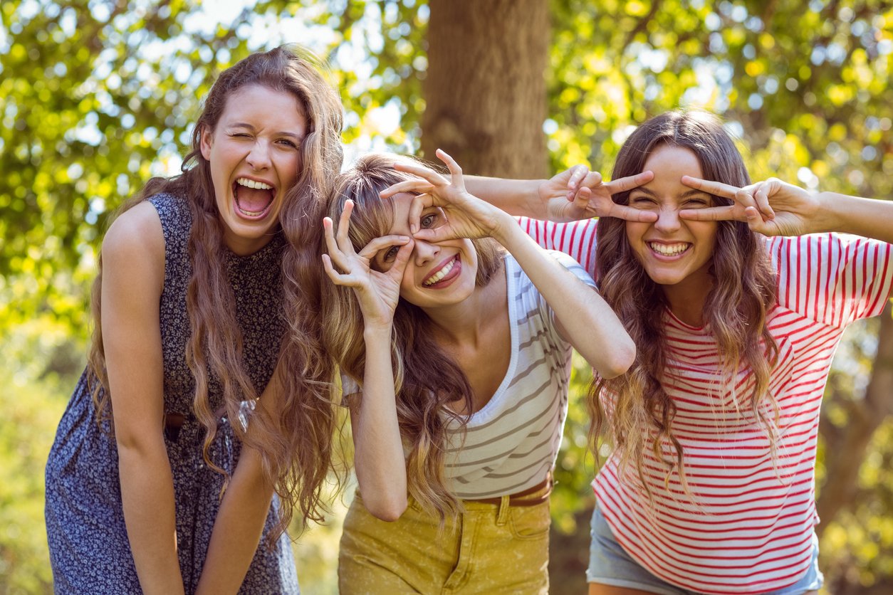 Posing, Social Gathering, Portrait, Teenage Girls, Young Women, Women, Females, Facial Expression, Natural Parkland, 20-24 Years, 20-29 Years, Young Adult, 16-17 Years, 18-19 Years, Teenager, Smiling, Laughing, Caucasian Ethnicity, Togetherness, Joy, Friendship, Bright, Green Color, Nature, Outdoors, Cheerful, Recreational Pursuit, Beard, Long Hair, Human Relationship, Tree, Day, Summer, Spring - Flowing Water, Park - Man Made Space, Hipster, Sunny, Selfie, 