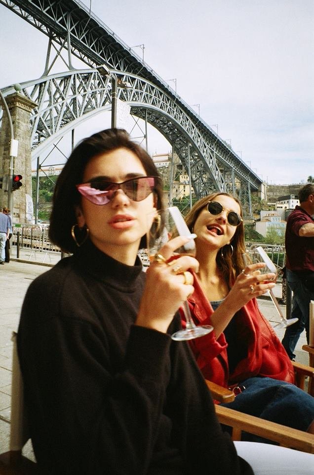 Dua Lipa esteve de férias no Porto e no Douro Veja as fotos da cantora