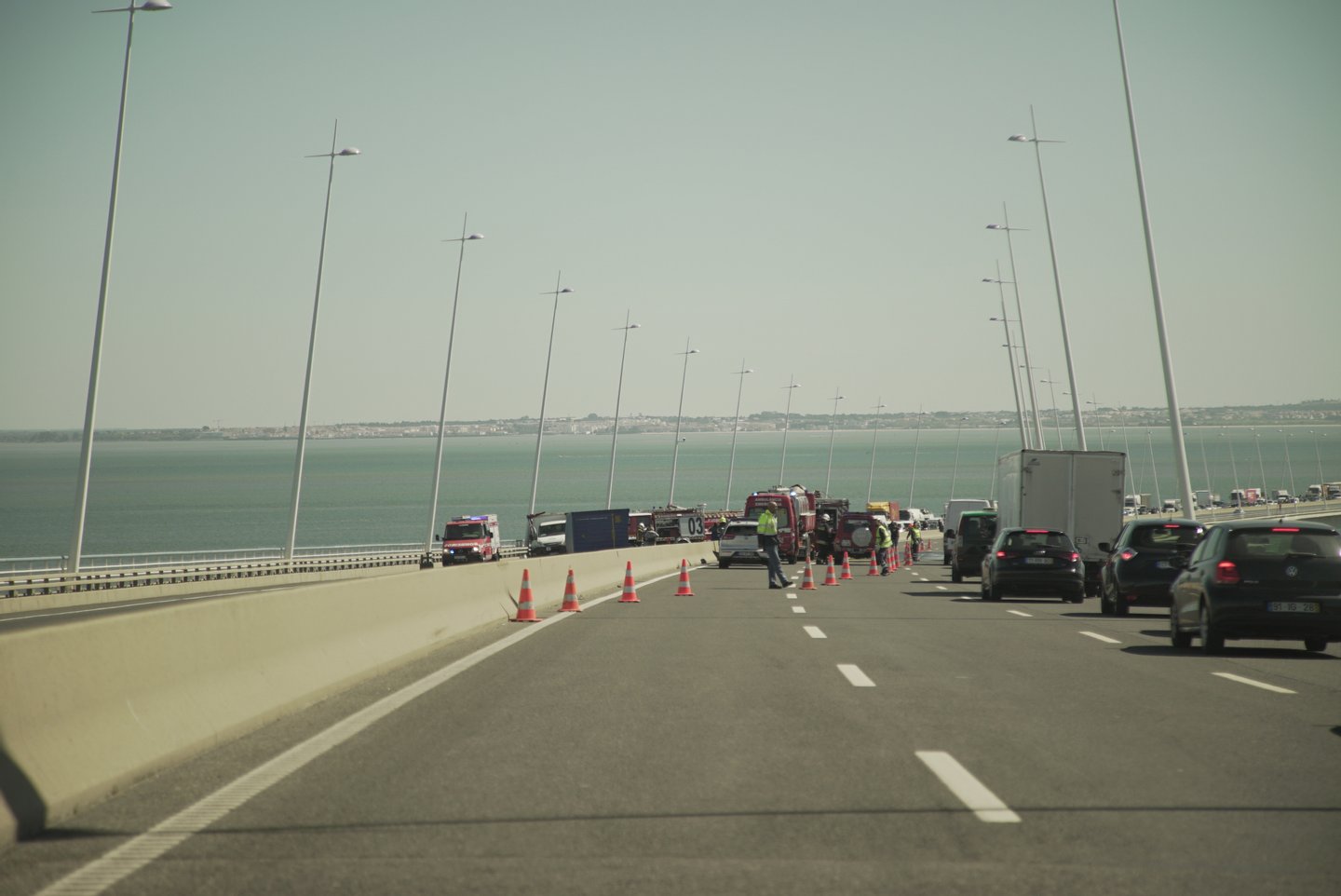 Cami O Ardeu Na Ponte Vasco Da Gama Circula O J Foi Reaberta Na