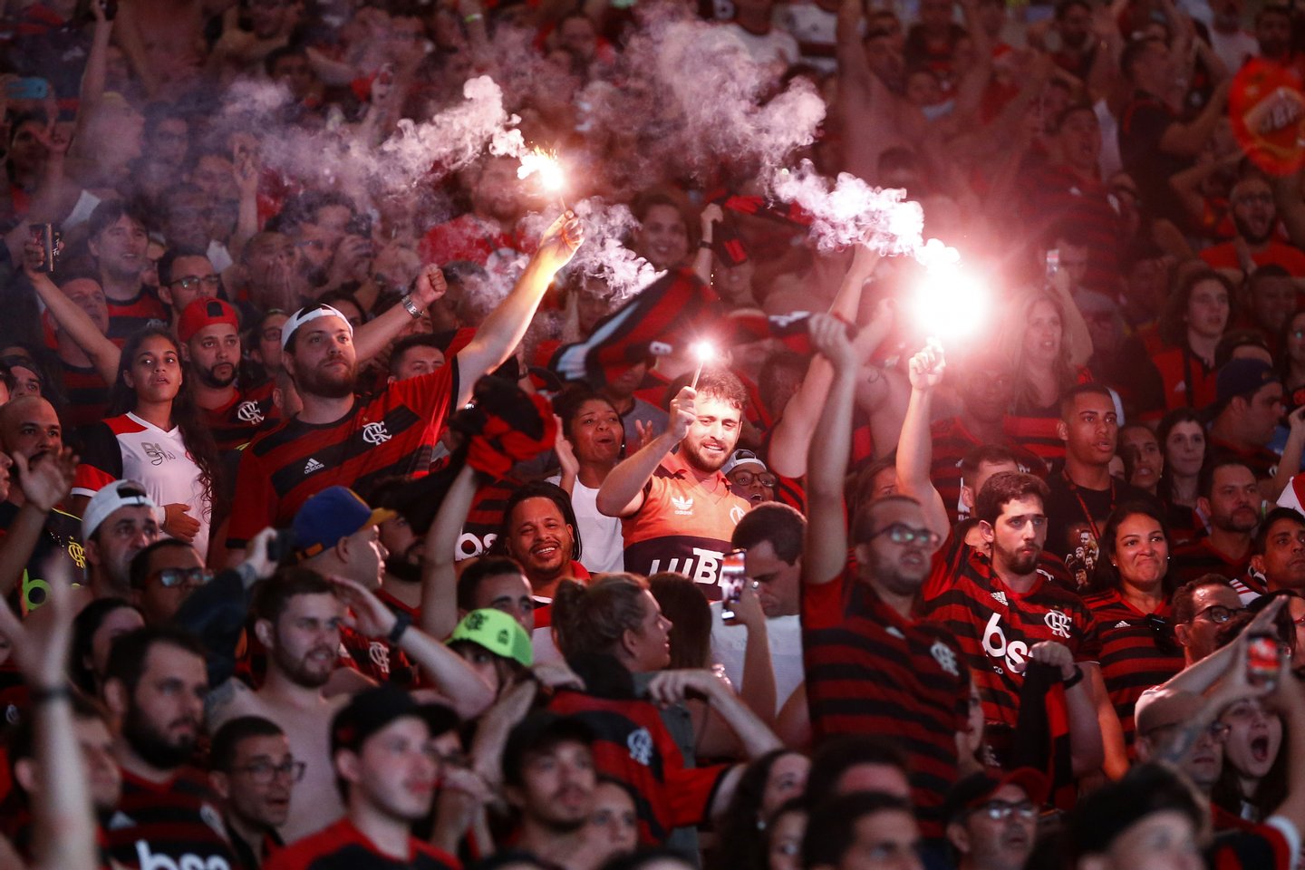 El Monumental Pinta Se De Vermelho E Negro Pelo Flamengo Veja As