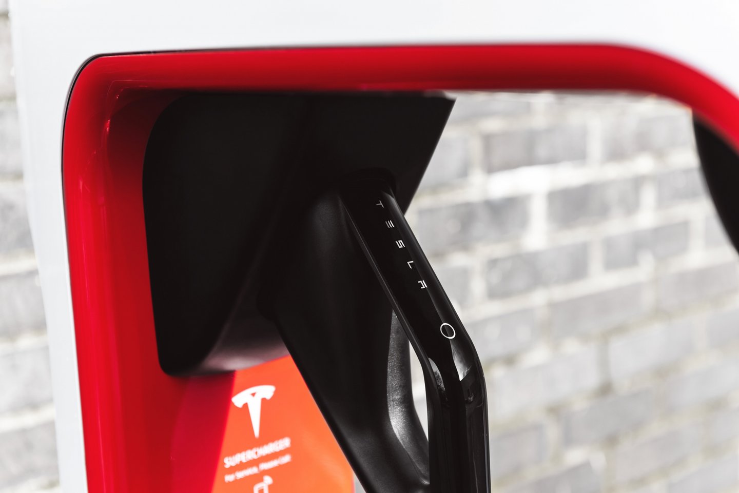 120 Km Em 5 Minutos Tesla Estreia Supercharger V3 Na Europa Observador