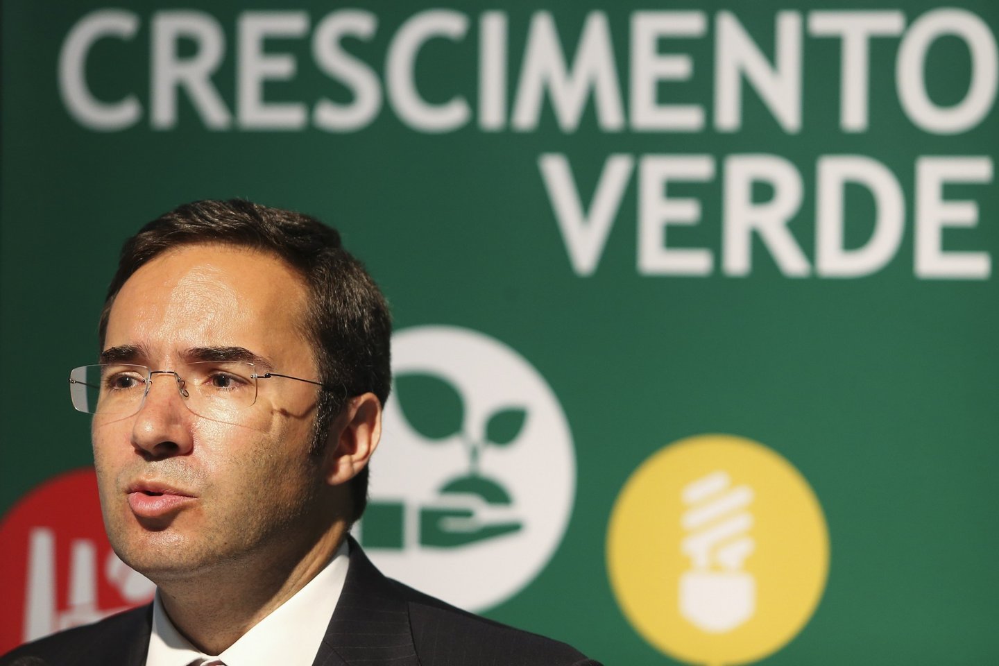 Ministro do Ambiente, Ordenamento do TerritÃ³rio e Energia, Jorge Moreira da Silva, apresenta proposta de Compromisso para o Crescimento Verde