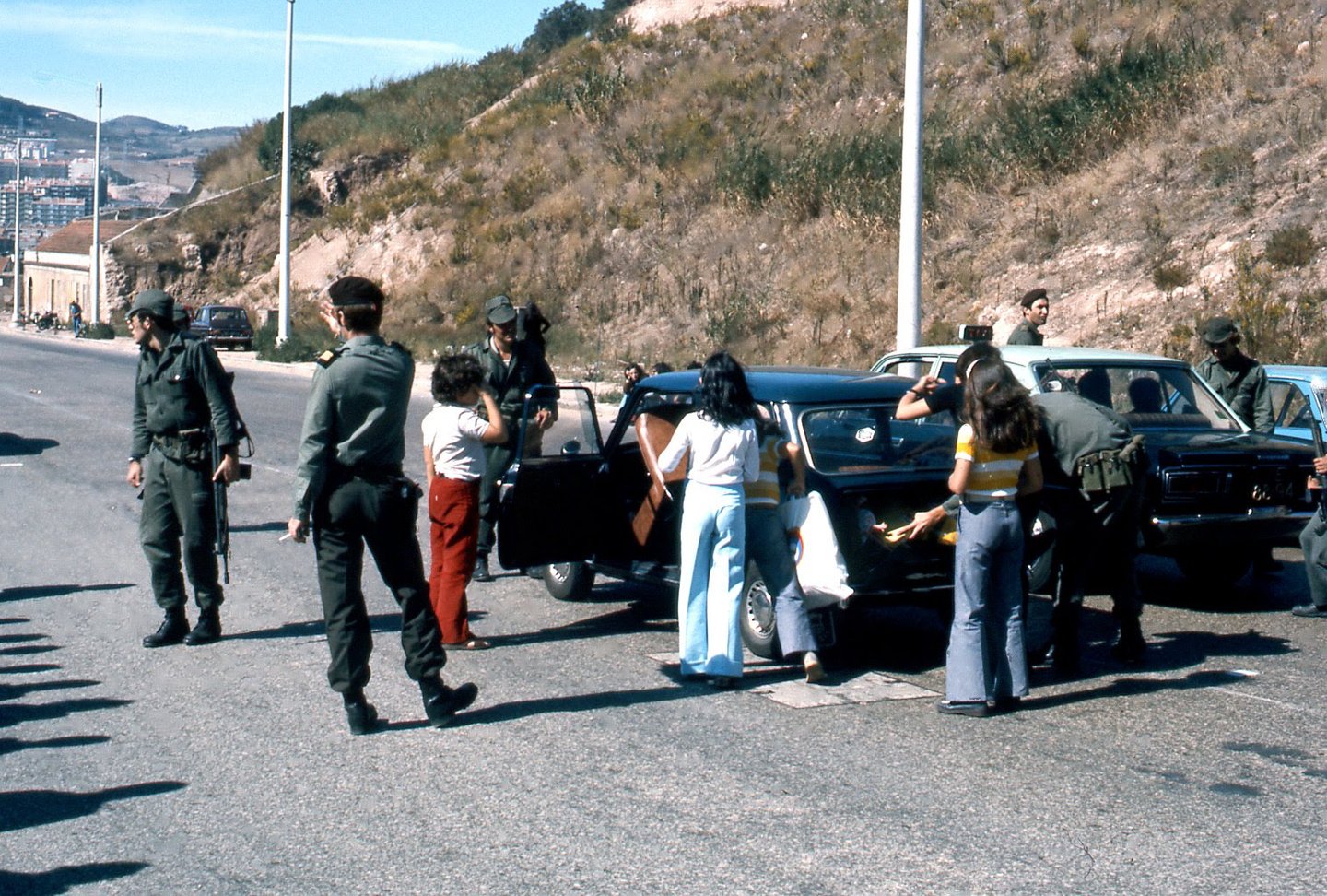 Revista de carros, Lisboa, 28 de Setembro de 1974