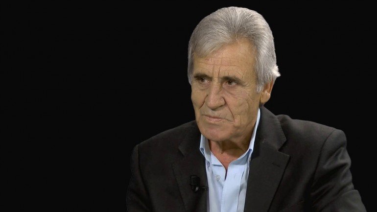 “Temos de impedir que PS e PSD juntem trapinhos”