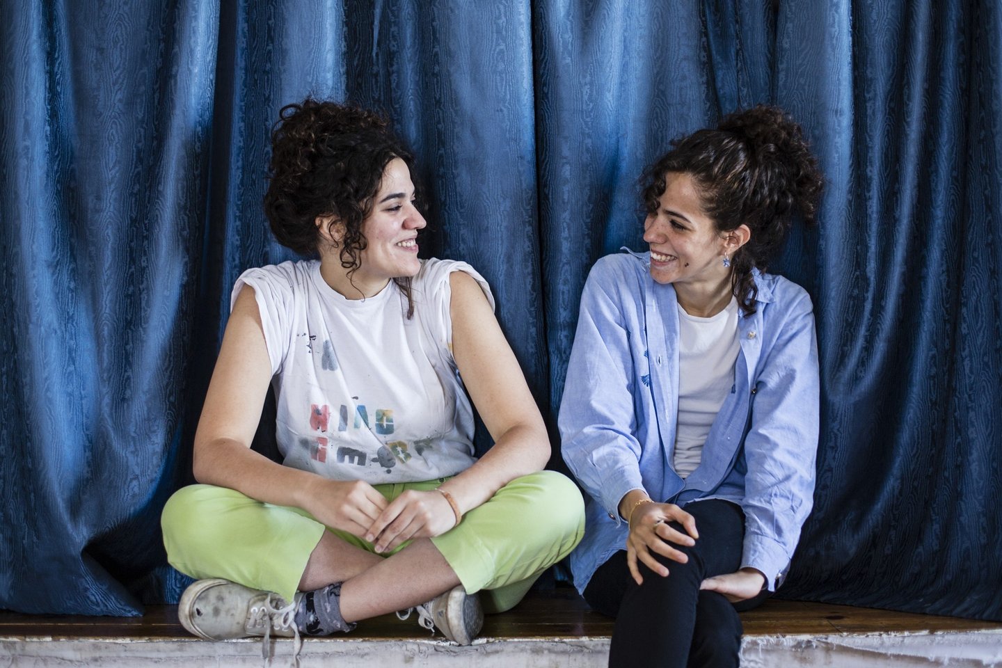 Lisboa, 24/06/2015 - Entrevista no Ateneu da Madre Deus, com as Pega Monstro, duo de rock formado pelas irmãs Júlia (bateria) e Maria (voz e guitarra) Reis que lançam o álbum Alfarroba. ( Filipe Amorim / Global Imagens )