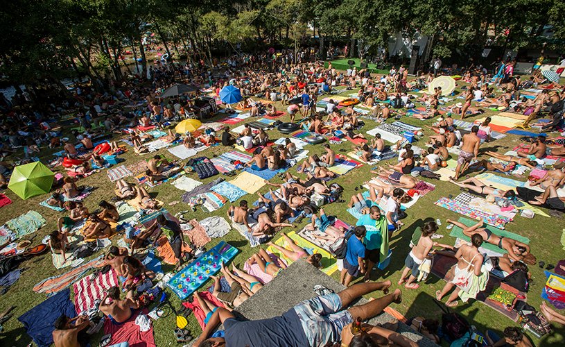 Paredes de Coura: Há 22 anos a colecionar fotografias e ...