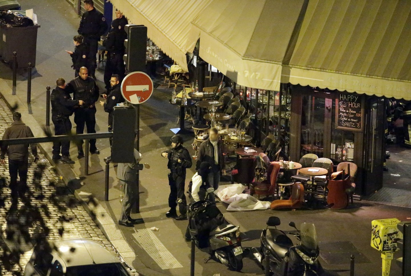 as-primeiras-fotos-dos-atentados-de-paris-observador