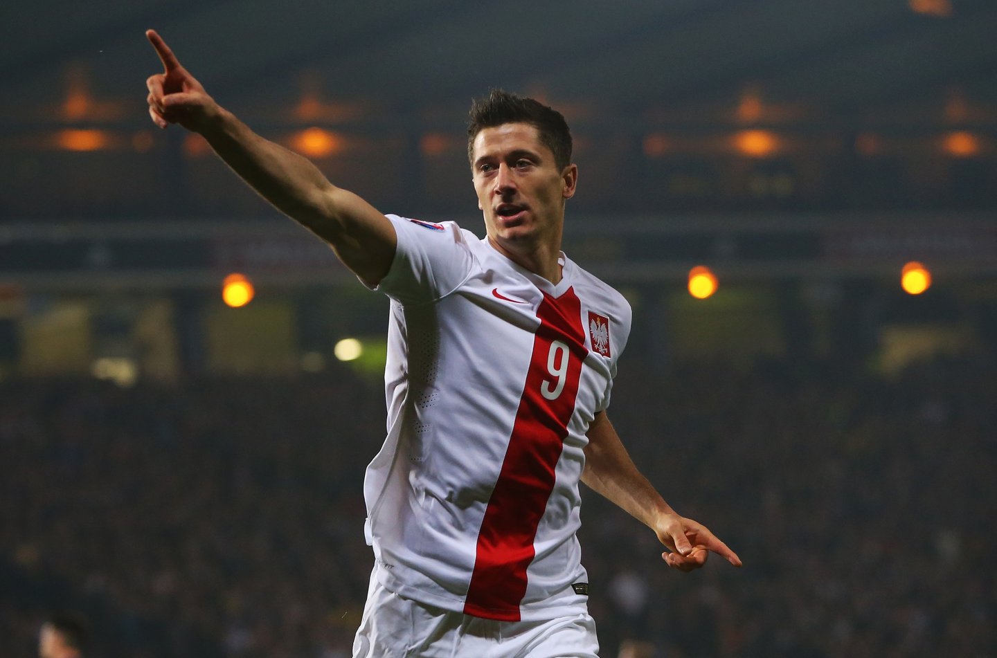 GLASGOW, SCOTLAND - OCTOBER 08: Robert Lewandowski of Poland celebrates after he scores during the UEFA EURO 2016 qualifier between Scotland and Poland at Hampden Park on October 08, 2015 in Glasgow, Scotland. (Photo by Ian MacNicol/Getty)