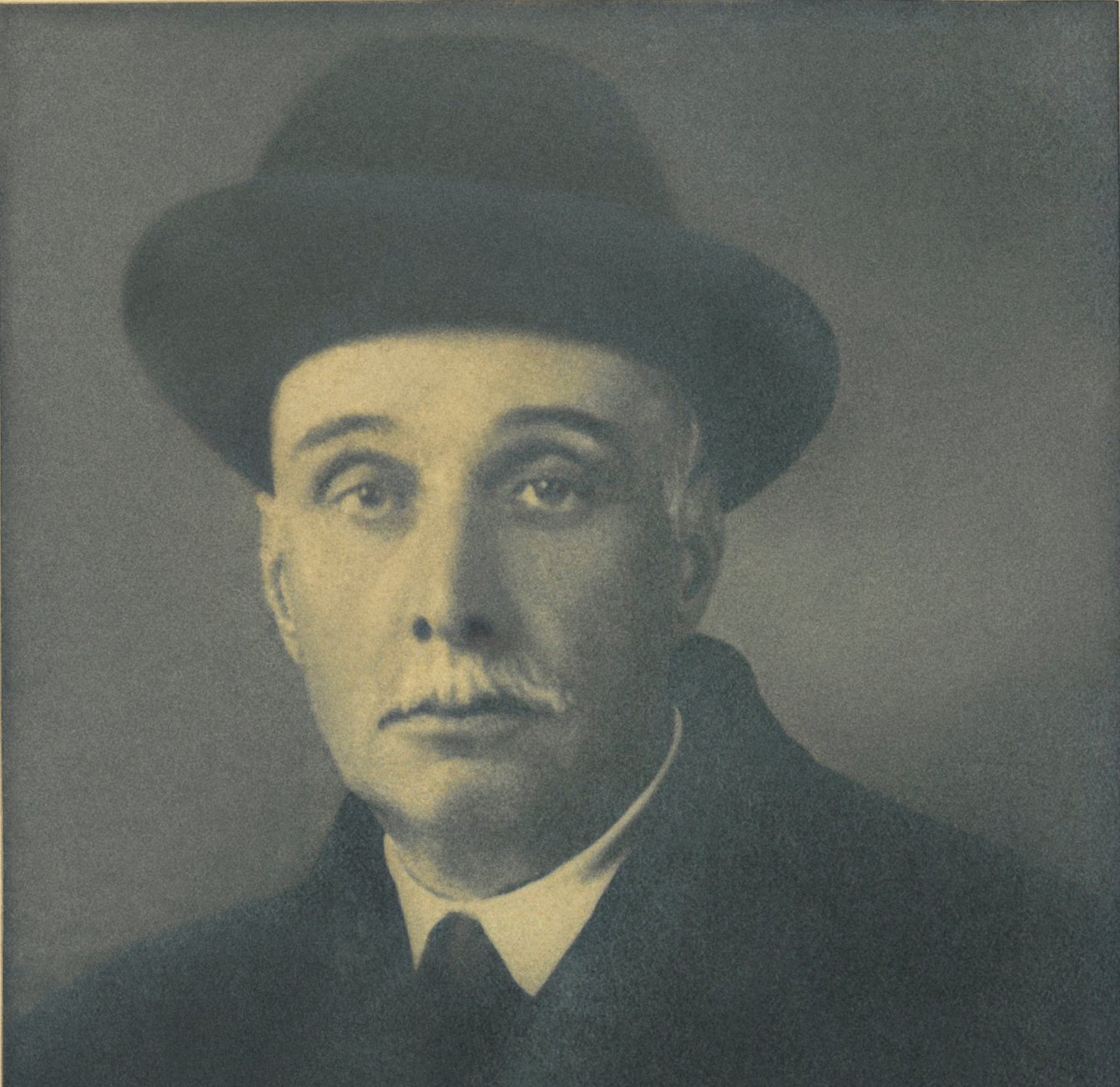 Raul Brandão, foi jornalista, dramaturgo, romancista, pintor