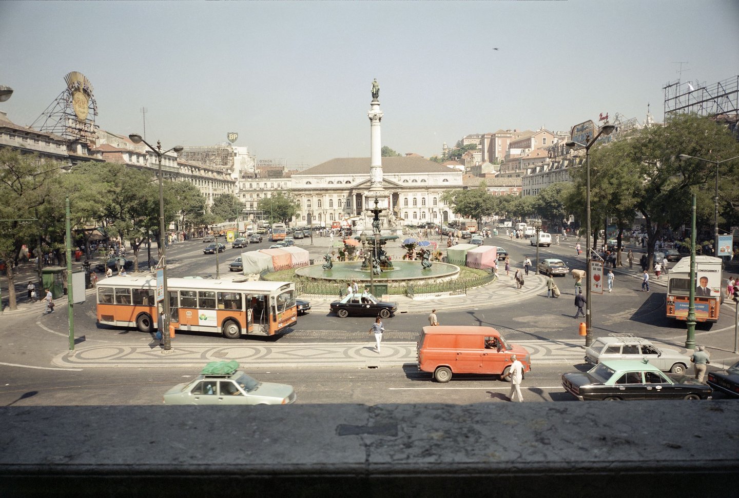 Um passeio (em 90 fotos) na Lisboa antiga – Observador