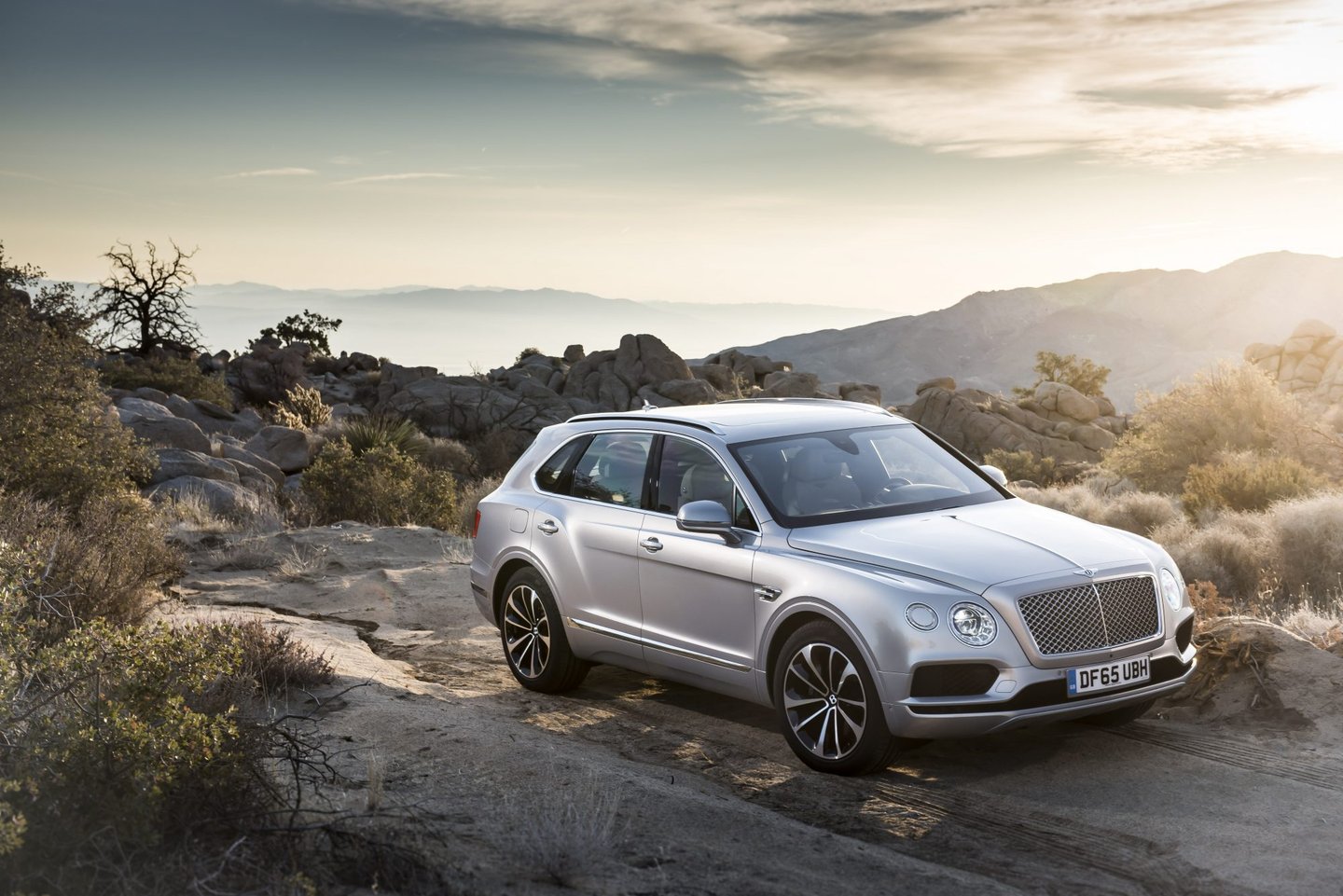 Caldo Entornado Rolls Royce Atira Se 224 Bentley E N 227 O 233