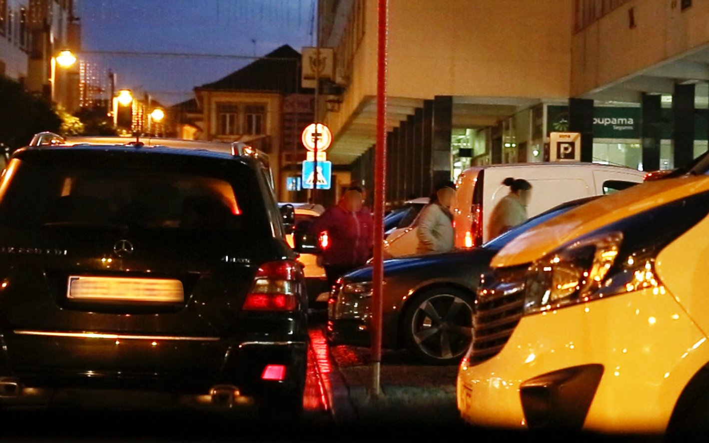 Militantes chegam à sede do PSD.