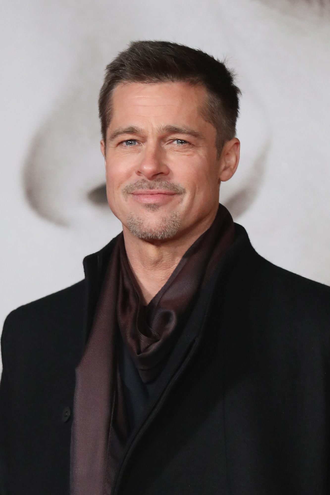 Assessoria de Brad Pitt alerta para burlões após denúncia de uma vítima