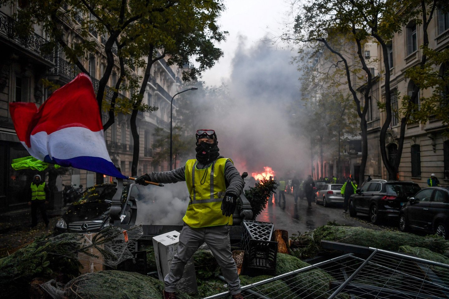 Coletes amarelos. As imagens da violência nas ruas de Paris Observador