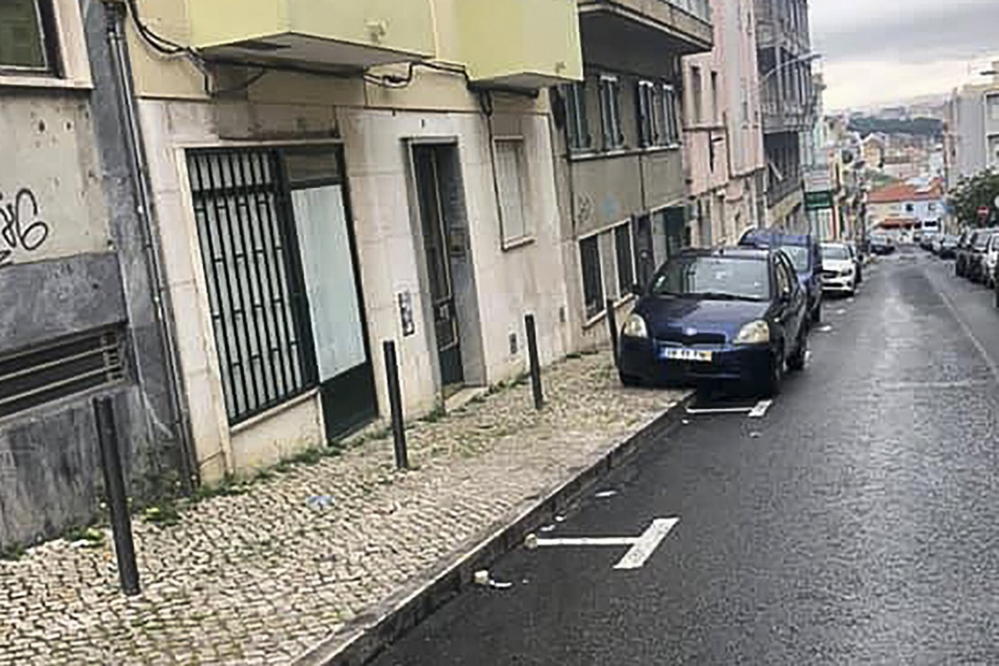 Lisboa Campolide Autoriza Condutores A Estacionar Carros No Passeio Observador 8150
