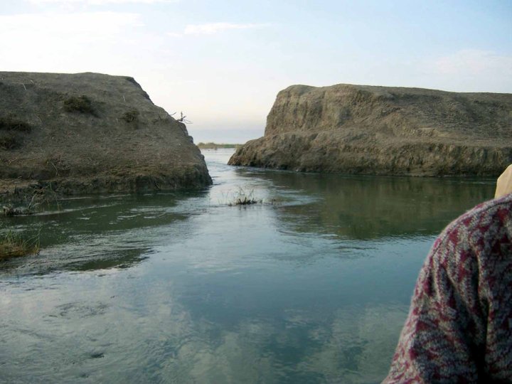 O Nobel do Ambiente determinou zonas de pedra que precisariam de ser derrubadas para que a água voltasse aos pântanos.