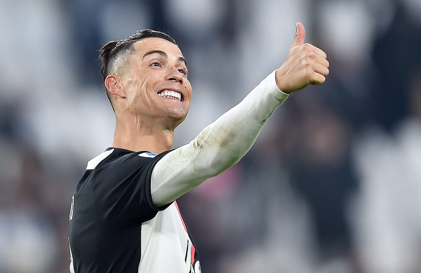 Cristiano Ronaldo Faz 35 Anos Esta Connosco Ha 18 E Muda De Vida De Cinco Em Cinco Observador