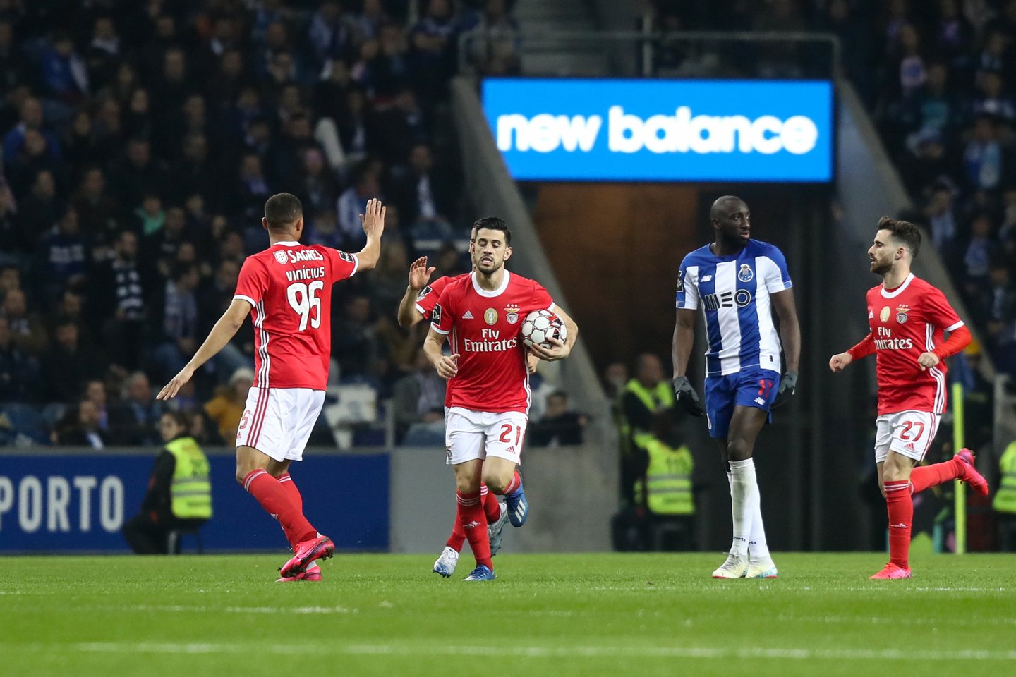 Golos, Confusão E O Congresso Do PSD. As Fotos Que Marcam O FC Porto ...