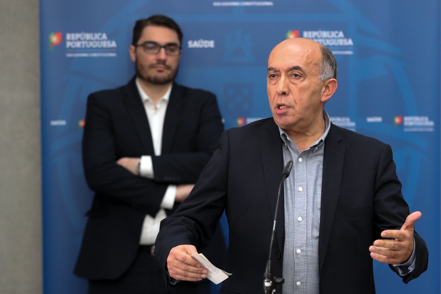 Jorge Pires do PCP fala à comunicação social no final da sessão de apresentação da "Situação epidemiológica da covid-19 em Portugal", no Infarmed, em Lisboa, 15 de abril de 2020. MANUEL DE ALMEIDA/LUSA