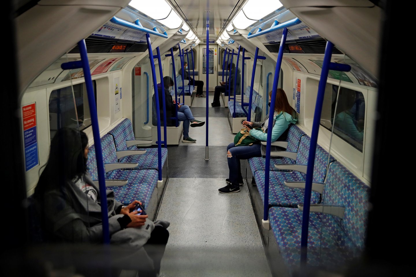 BRITAIN-HEALTH-VIRUS-TRANSPORT