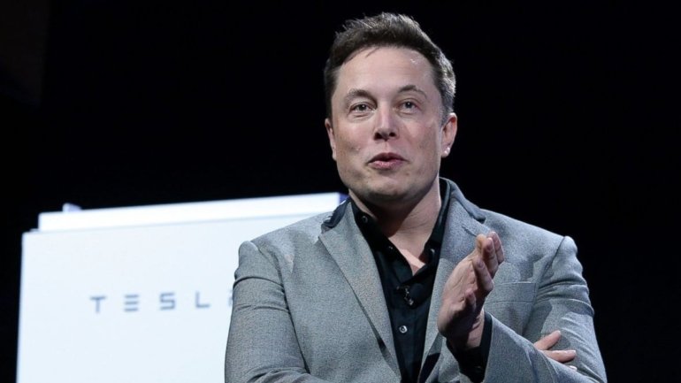 Elon Musk muda nome do bebé. Mas só um bocadinho – Observador