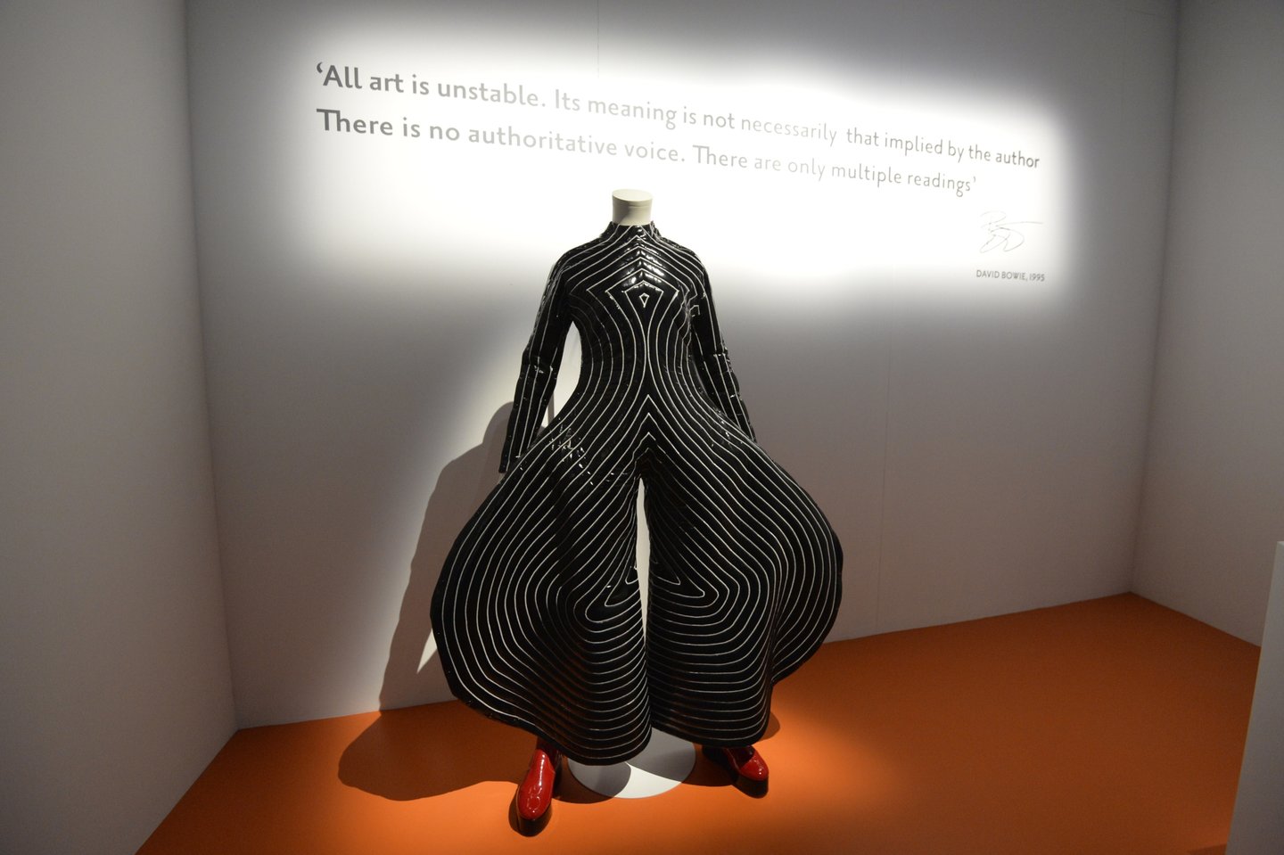 FRANCE-ART-EXHIBITION-BOWIE