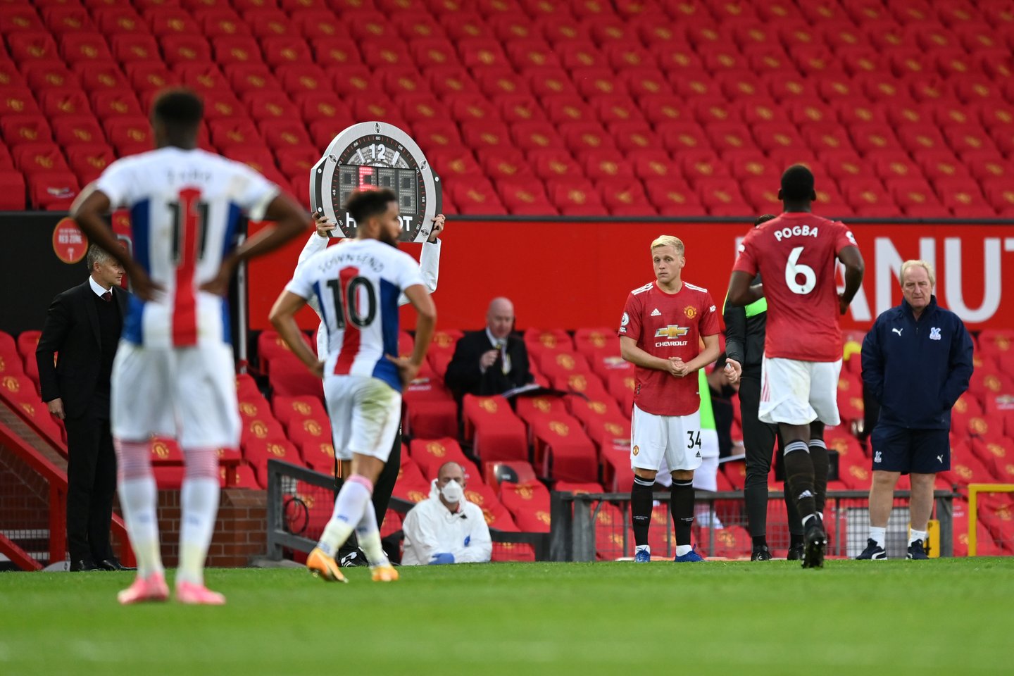 Manchester United v Crystal Palace - Premier League