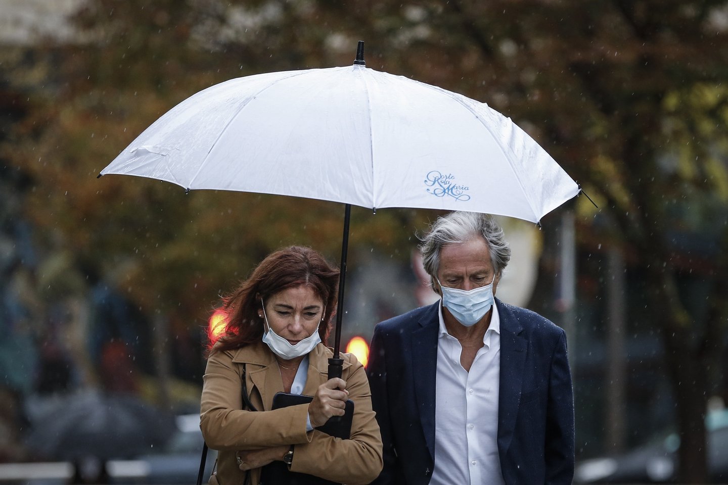 epa08758573 Benfica coach Jorge Jesus (right) arrives for the trial of Football Leaks whistleblower Rui Pinto (not pictured), at the Justice Campus in Lisbon, on October 20, 2020. Rui Pinto is on trial for 90 crimes, 68 of improper access, 14 of violation of correspondence, six of illegitimate access, and also for computer sabotage to Sporting's SAD and for extortion of the Doyen investment.  EPA / RODRIGO ANTUNES