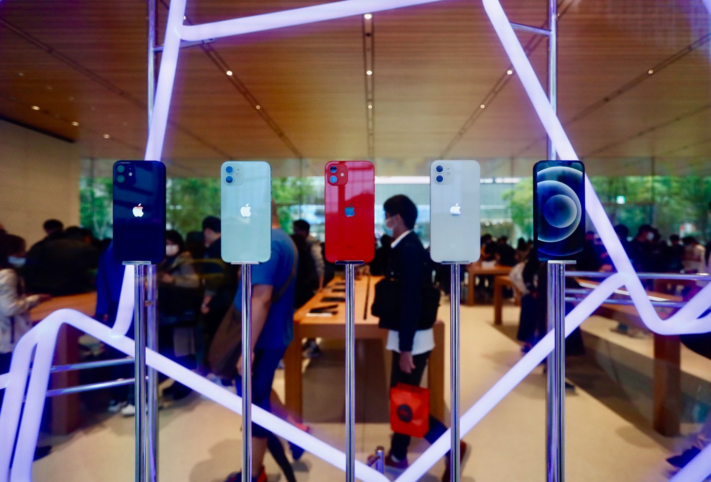 Massive Apple's iPhone Preorders On The First Day Of Release