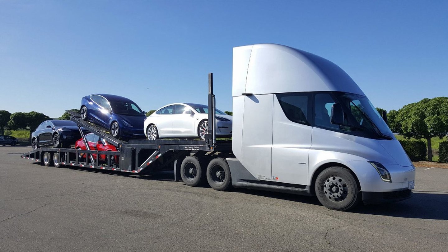 semi-da-tesla-peso-de-um-cami-o-diesel-e-1000-km-de-autonomia-observador