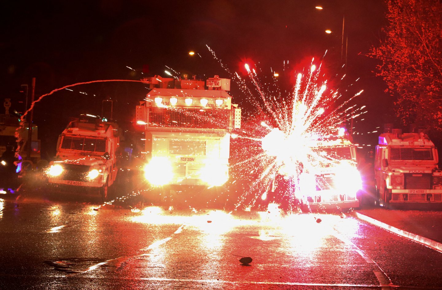 TOPSHOT-BRITAIN-NIRELAND-EU-BREXIT-UNREST