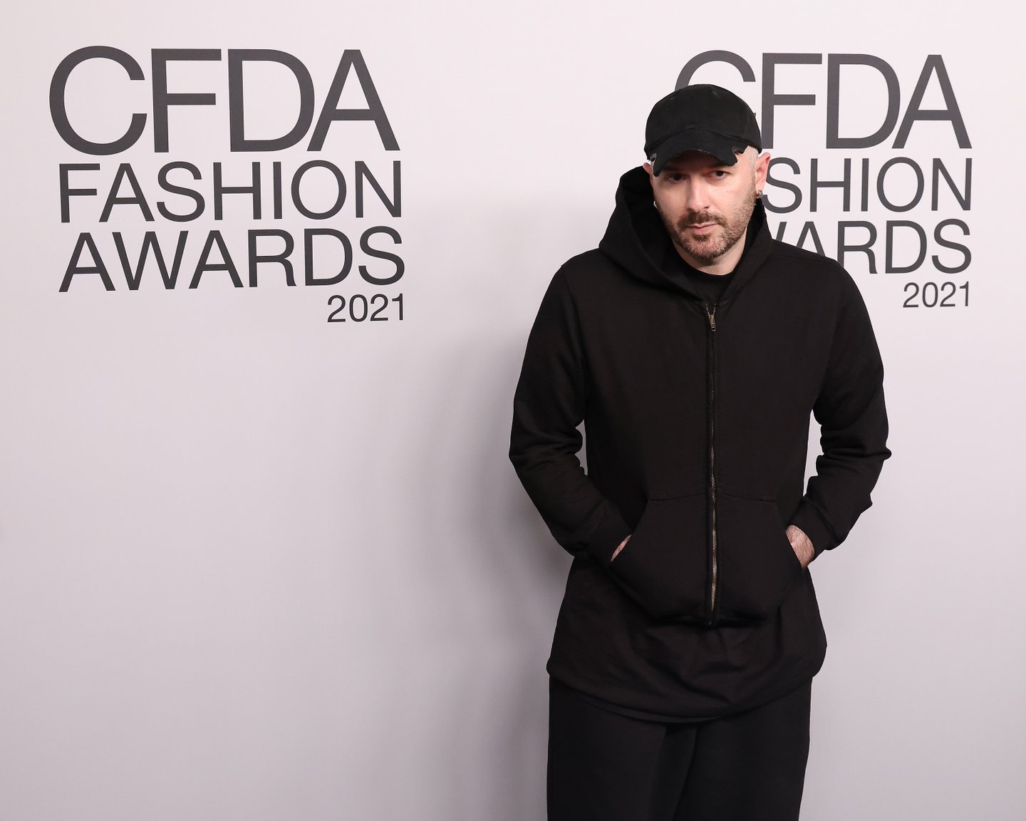 Gucci anuncia Demna Gvasalia e ações da Kering caem 13%