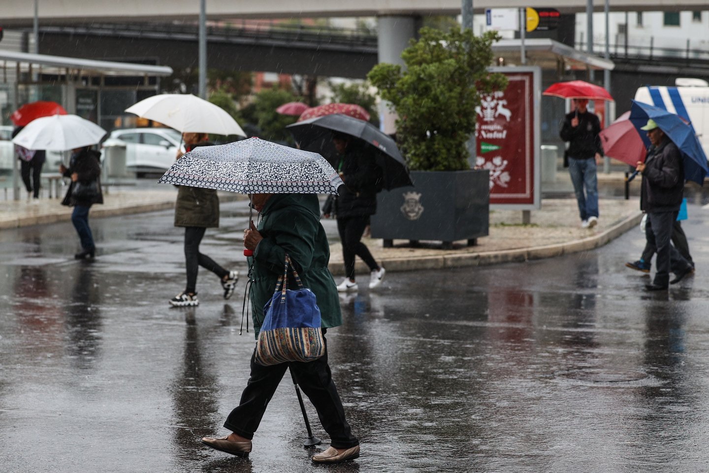 Aviso amarelo por causa de chuva e neve em todo o país